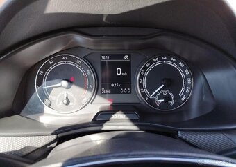 Škoda Kamiq 1,0 TSI STYLE ZÁRUKA benzín manuál 81 kw - 14