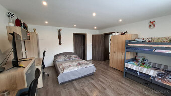 Na predaj krásny priestranný 5i rodinný dom Senica. - 14