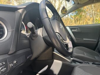 Auris hybrid TS combi 1,8, SK vozidlo - 14