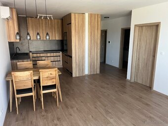 Moderný 2-izbový byt s veľkým balkónom, výhľadom a možnosťou - 14