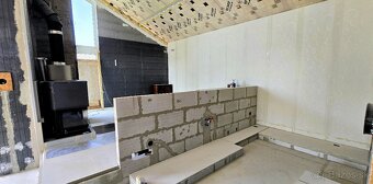 Predaj  novostavby, dvojgaráž, krb, zimná záhrada. Štitáre - 14