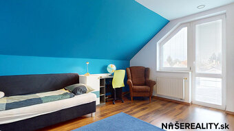 Na predaj: Moderný 5-izbový rodinný dom s bazénom, záhradou  - 14