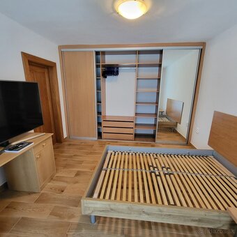 Prenájom 2 izbový byt, balkón na Štefánika (Staré sídlisko) - 14