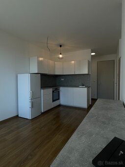 Exkluzívny 1,5 izbový byt s vlastným park. miestom - 14