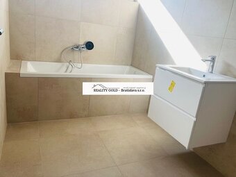 Moderný rodinný dom v obci Veľké Blahovo, Cena : 259 000,-EU - 14