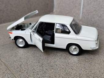 Predám BMW 2002 ti - NOVÝ, KOVOVÝ MODEL ( OTVÁRATEĽNÉ DVERE - 14