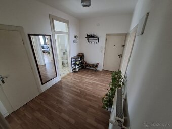 Priestranný 3+ izbový byt na Hornej ulici - 14