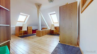 3 izb. PODKROVNÝ BYT PRI HRADE - Tvarožkova ul.- Staré Mesto - 14