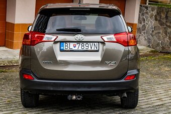 Toyota RAV4 2,2D 110kW 4x4 (nová STK, ťažné, kamera,keyless) - 14