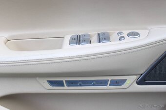 BMW Rad 7 730d xDrive A/T - 14