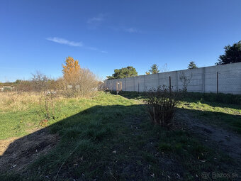 Záhrada 626 m2 v peknej lokalite v Rači na Žabom Majeri za s - 14