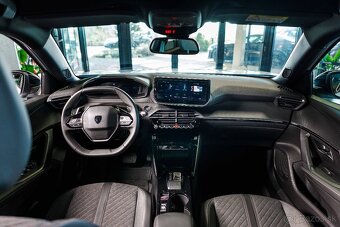 Peugeot 2008 1.2 PureTech Allure 130k AT/8 - 14