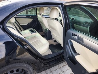 VW Jetta 1.6TDI DSG - 14