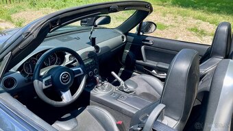 Mazda MX-5 Roadster - 14