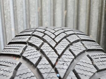 Zimné pneumatiky Bridgestone - 215/65 r17 - 14