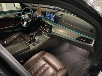 BMW 520d XDrive M-packet A/T G30 - 14