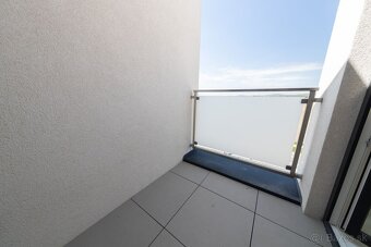 REZERVOVANÝ - MIKELSSEN - Na predaj priestranný 3 izbový byt - 14