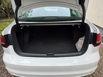 Volkswagen Jetta 1.2 TSI Comfortline, Mesačne: 133€ - 14