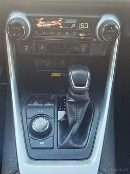 Toyota Rav4 Hybrid AWD Selection - 14