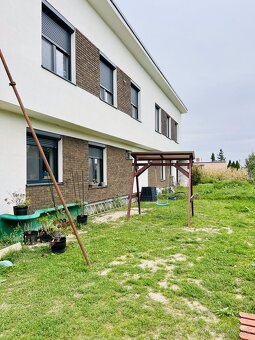 Predám moderný 4-izbový byt v rodinnom dvojdome – Tureň - 14