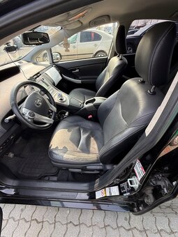 Toyota prius +LPG - 14