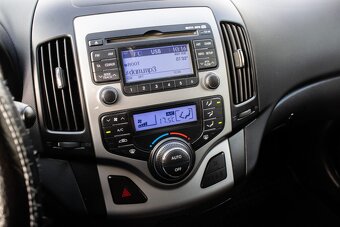 Hyundai i30 CW 80kW (2011) - 14