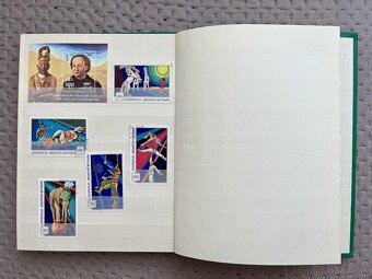 Známky + album - 14