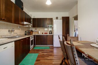 Ponúkame Vám exkluzívne na predaj priestranný 5-izbový rodin - 14