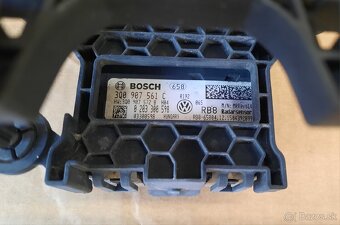 maska + znak pre radar VW Passat B8 - 14