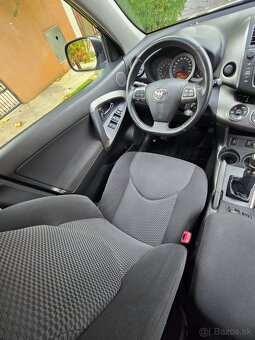 Toyota RAV4 2.0 benzín 2WD 9/2011 pôvod SR - 14