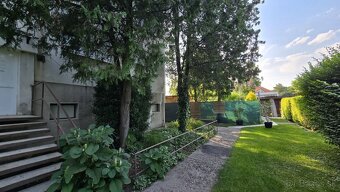 PINK Reality - Štýlový 3-izbový byt s garážou a záhradou v s - 14