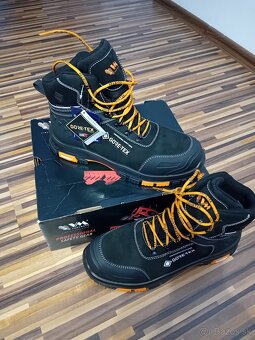 Pracovna obuv 48 - 14