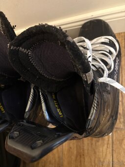 Predám hokejové korčule Bauer Mach veľ. 7, Fit 2 - 14
