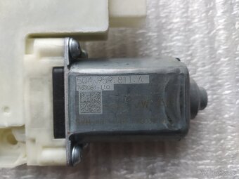 Motorček stahovania okná Škoda Octavia 3 Rapid VW Golf 7 - 14