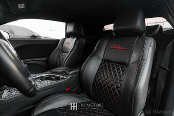 Dodge Challenger - 14