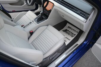 Volkswagen Passat Variant 2.0 TDI Elegance 4Motion DSG - 14
