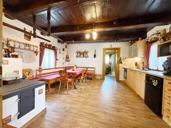 Chalupa vedená ako rodinný dom | 660 m2 pozemku | Garáž - 14