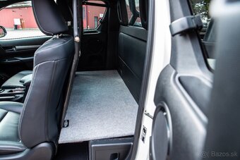 Toyota Hilux Extra Cab 2.8 D-4D Invincible 4x4 - ZÁRUKA - 14