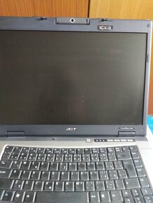 Predám notebook Acer TravelMate 2492WLMi - 14