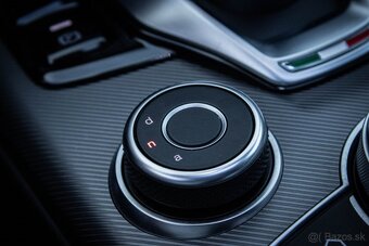 Alfa Romeo Giulia VELOCE Q4 /AJ NA SPLÁTKY/ - 14