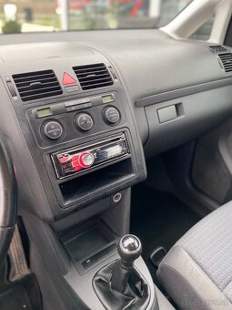 Volkswagen Touran 7 miestny - 14