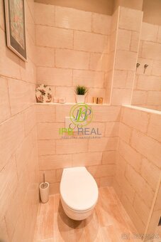 Kompletne zrekonštruovaný priestranný 5-izbový rodinný dom v - 14