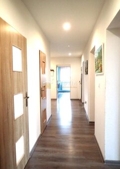 ZNÍŽENÁ CENA Veľký rodinný dom s pozemkom 930 m2 Kuklov - 14