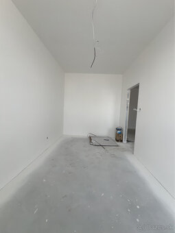 Na predaj investičný 2-izbový apartmán (nebytový priestor) v - 14