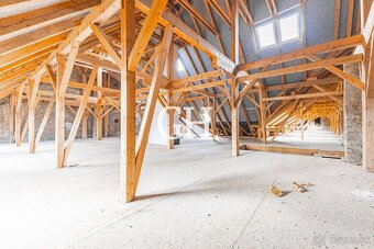NA PREDAJ - KÚSOK HISTÓRIE - TEHLOVÁ BUDOVA - CENTRUM ROŽŇAV - 14