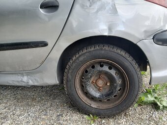 Predám peugeot206 na náhradné diely - 14