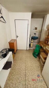Na predaj rodinný dom Malé Uherce vhodný aj na podnikanie -  - 14