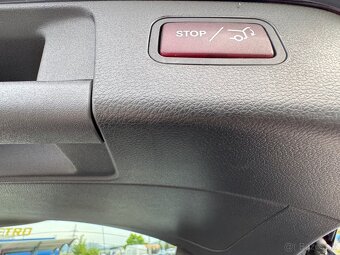 MERCEDES BENZ GLA 200d 4Matic automat - 14