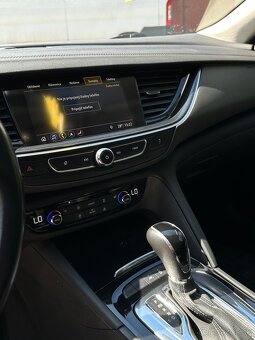 Opel Insignia ST 125kw/automat/ - 14