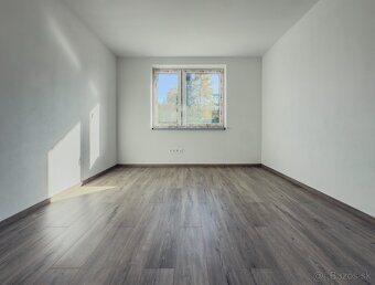 NA PREDAJ - 4 - IZBOVÝ RODINNÝ DOM KOŠECA - NOZDROVICE - 14